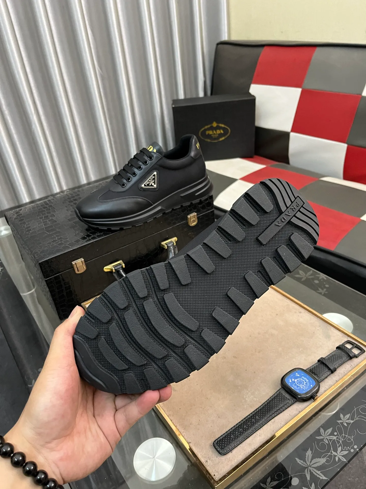 Men's shoes 💰420⌚️⌚️ PRADA [Prada] popular men's shoes, casual shoes and sports shoes! High-end quality 🍀 The upper is made of imported original cowhide 💥 cowhide lining; the original molded outsole. The style is upright and elegant, comfortable and versatile💪 Three quality guarantees Size number: 38-44, 4️⃣ colors available